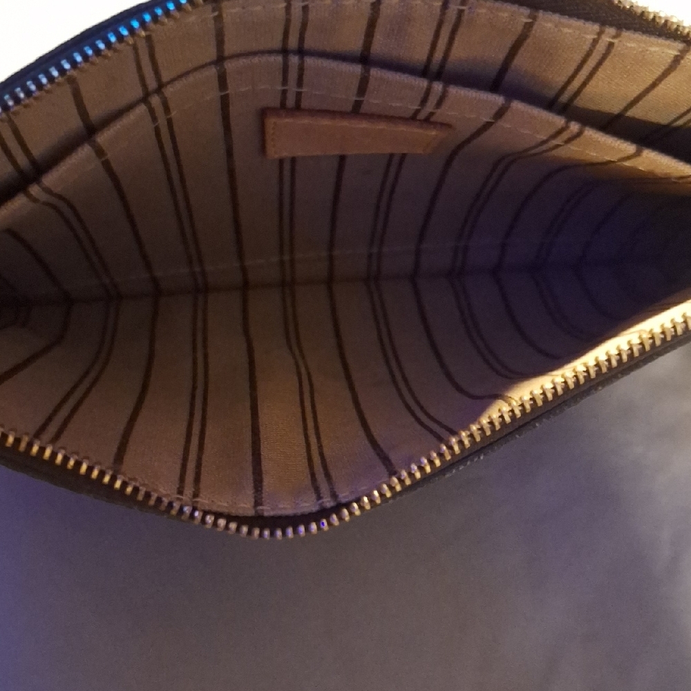 Louis Vuitton Brown and Gold Monogram Clutch - Picture 5 of 11